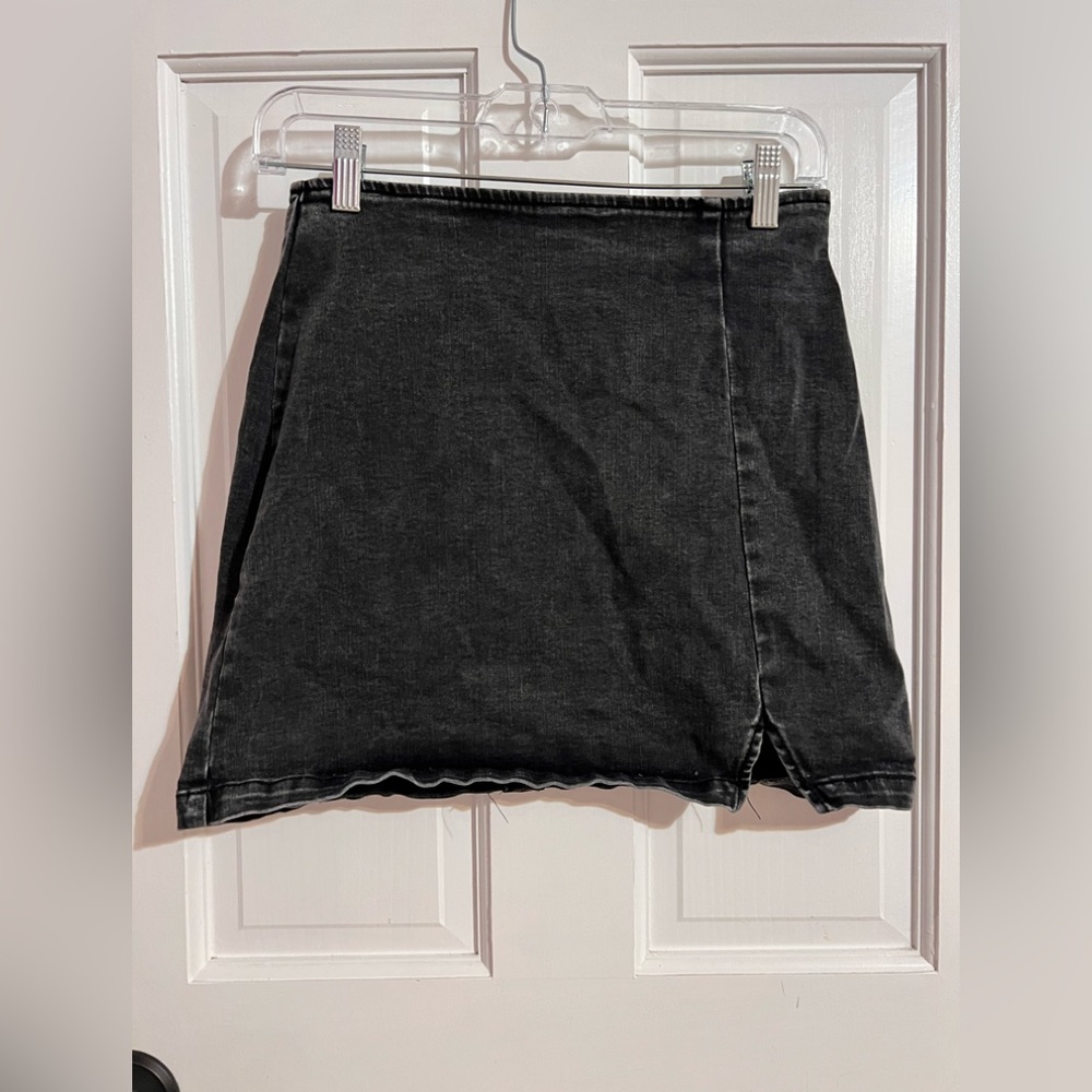 black skirt